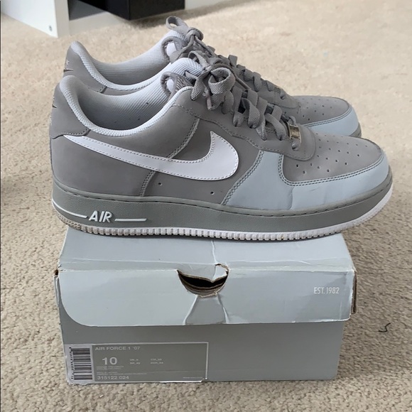 Air Force 1 - Picture 1 of 3